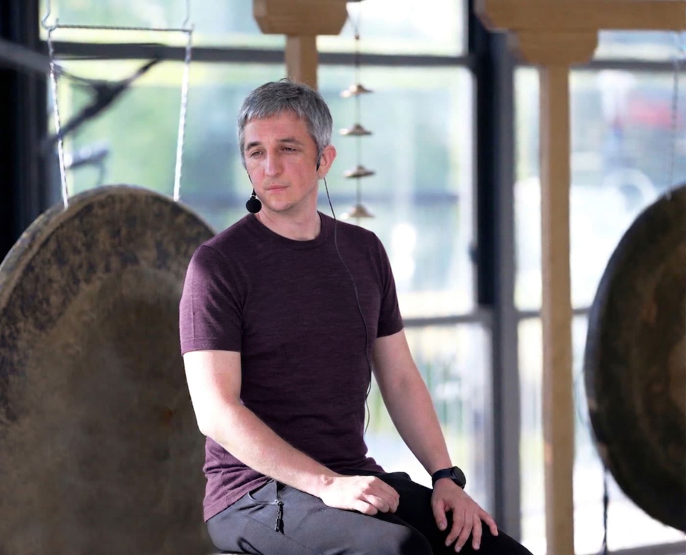 Mladen, vodič kroz individualni rad i Sound Healing u Auralu